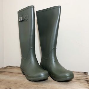 Bamboo women’s rain boots size 9